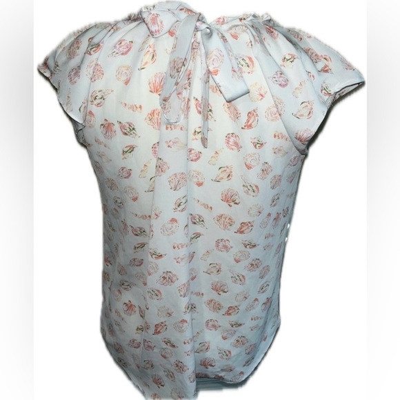 LC Lauren Conrad Pleated White & Pink Seashell Top - Picture 3 of 5